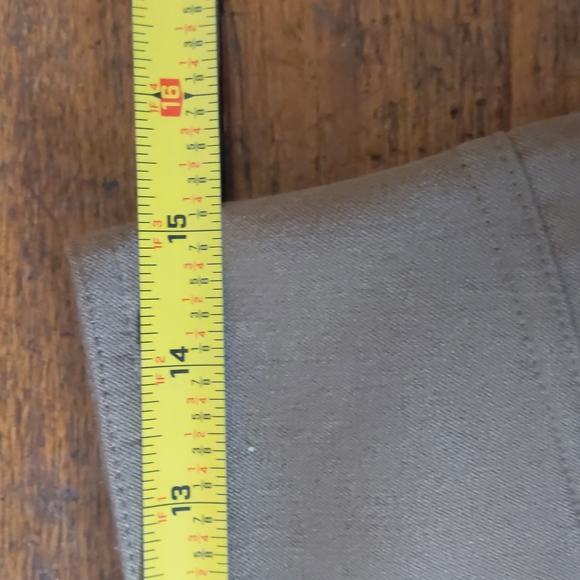 Tan Pencil Skirt w/Ruffle sz. 6 - Picture 6 of 7